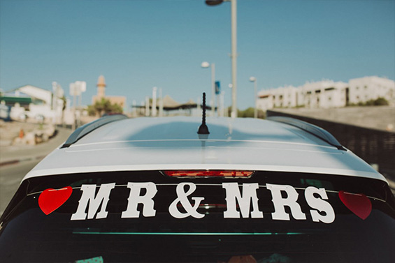 mr mrs car wedding