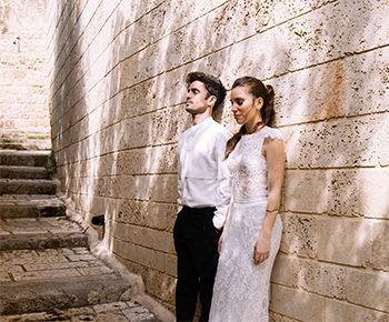 מקדונלדס, מצלמות לאורחים ובובות פרוותיות: בחתונה הזו יש הכל