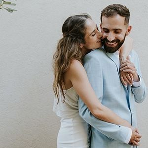 אושר ויופי על שפת הבריכה: חתונת הצהריים המשמחת של ירדן ורועי