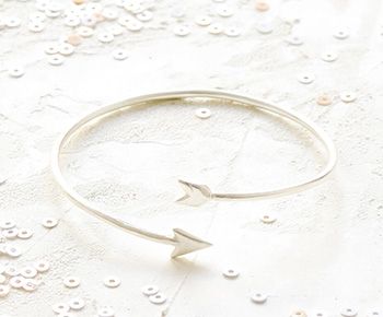 פשוט ויפה: תכשיטים מינימליסטיים ליום החתונה